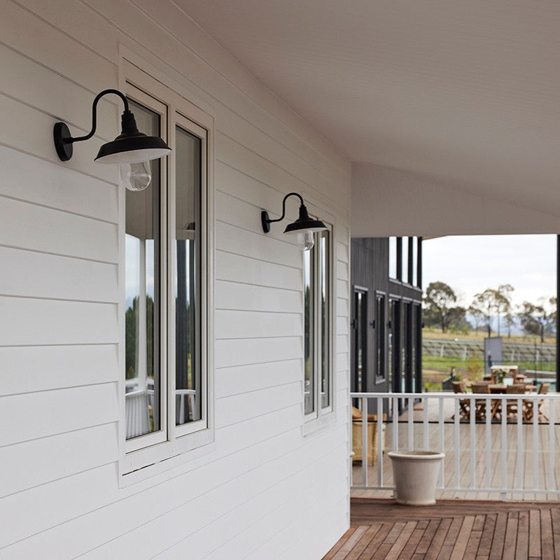 James Hardie 16mm Linea Weatherboard display home entrance white